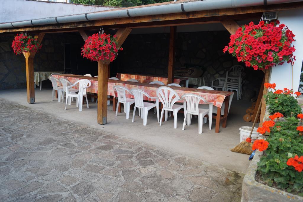 Cseresznyés Vendégház Szomolya Esterno foto